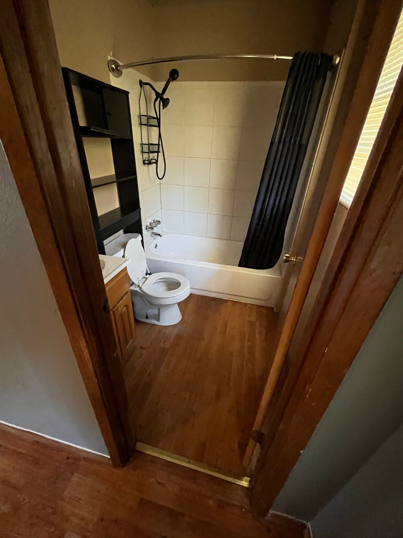 Paris Apartment: 750 bonham st