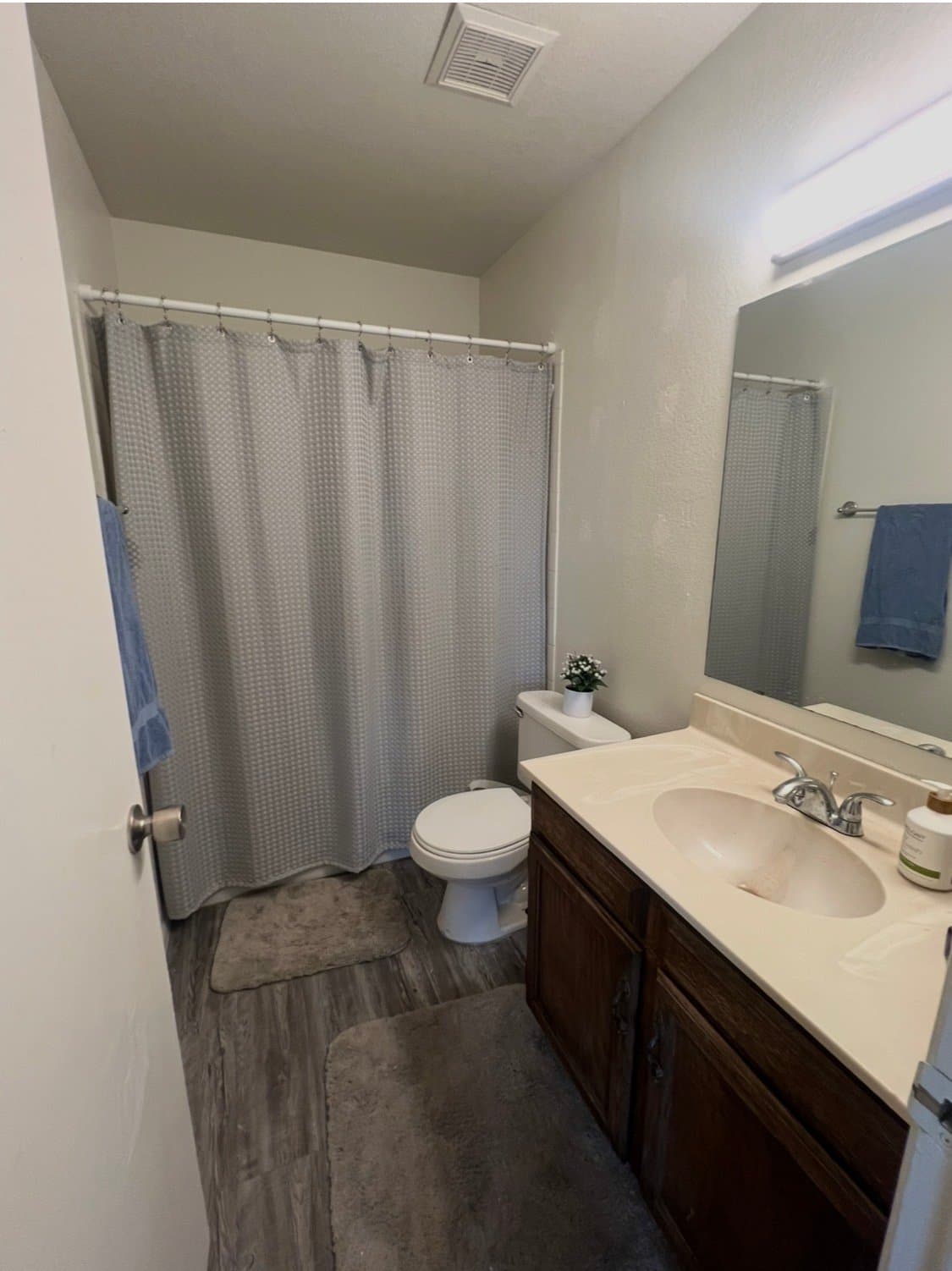 Phoenix Single Room: 4136 E Blanche Dr