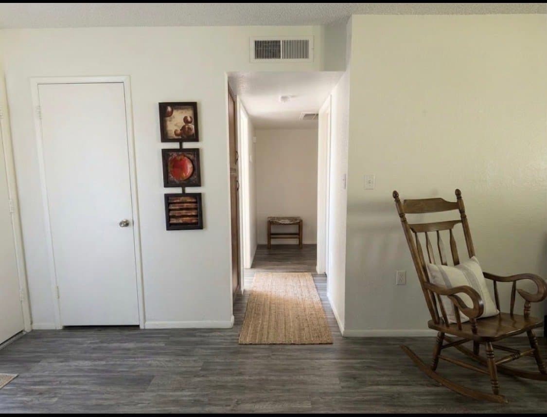 Phoenix Single Room: 4136 E Blanche Dr