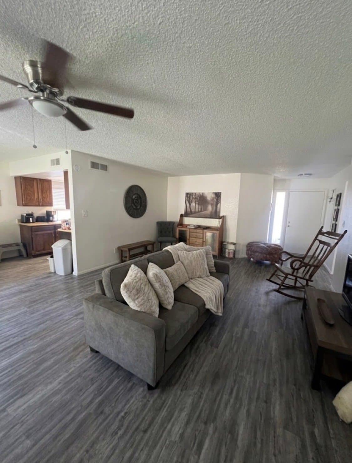 Phoenix Single Room: 4136 E Blanche Dr