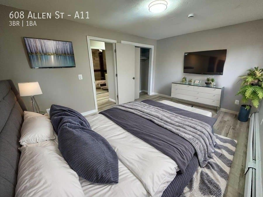 New Britain Apartment: 608 Allen St