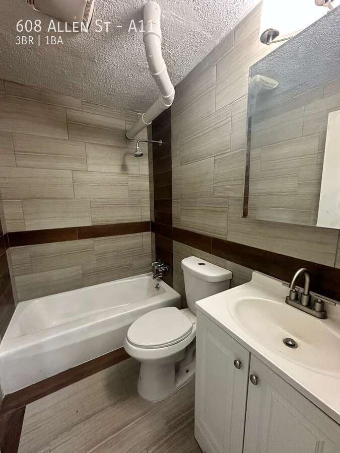 New Britain Apartment: 608 Allen St
