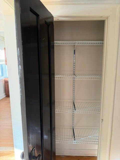 Chicago Apartment: 7250 Hamilton