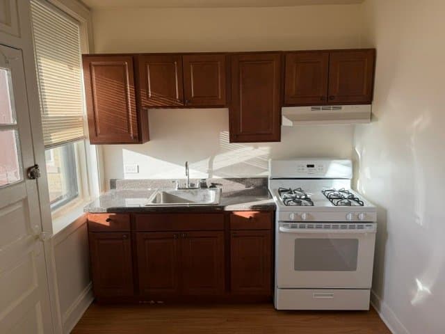 Chicago Apartment: 7250 Hamilton