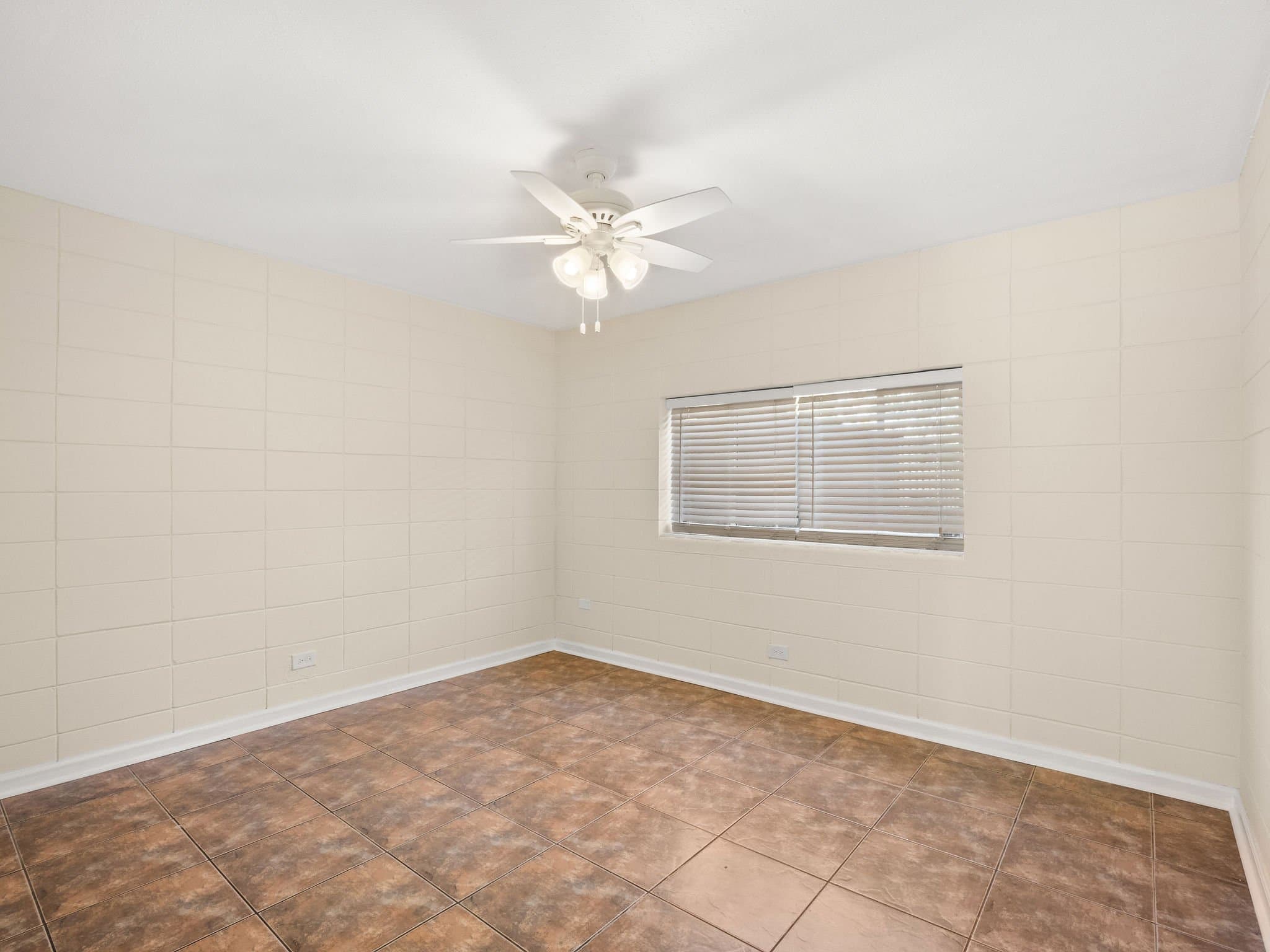 Lake Charles Apartment: 710 Iris St