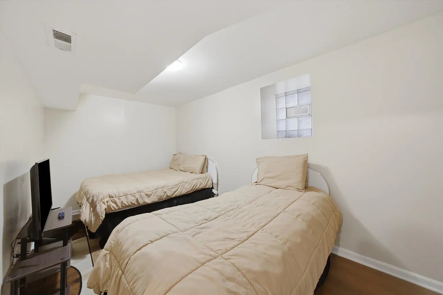 Chicago Single Room: 6735 S Eberhart Ave