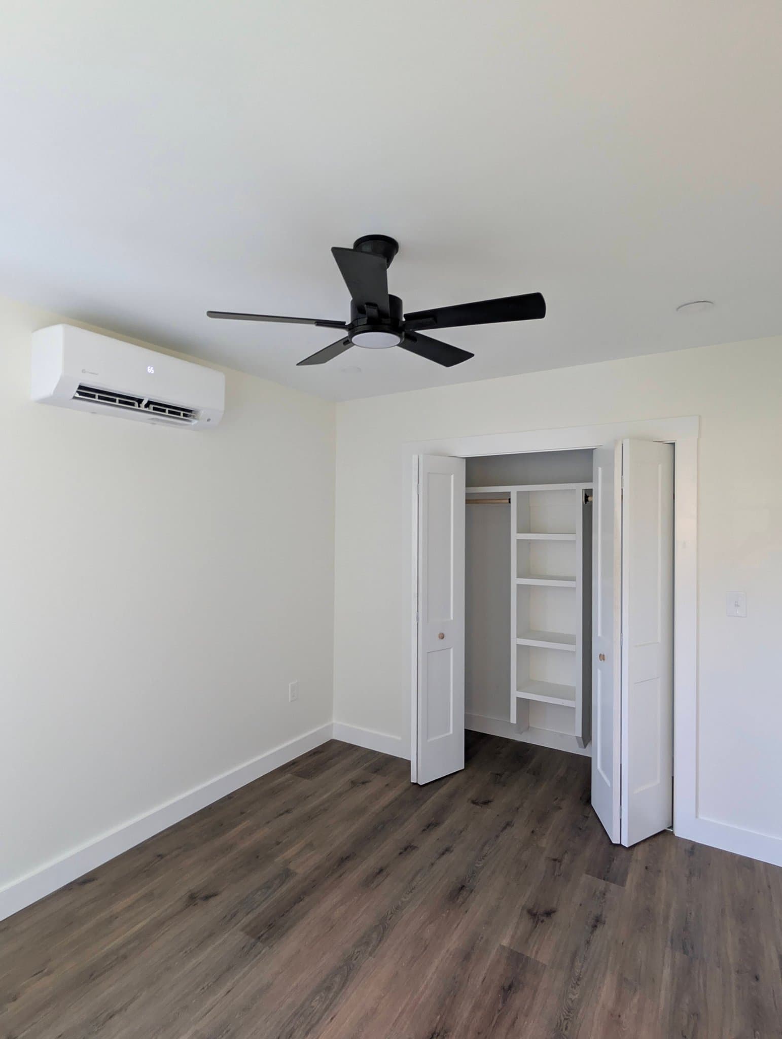 Pelham Apartment: 39 Dutton Rd
