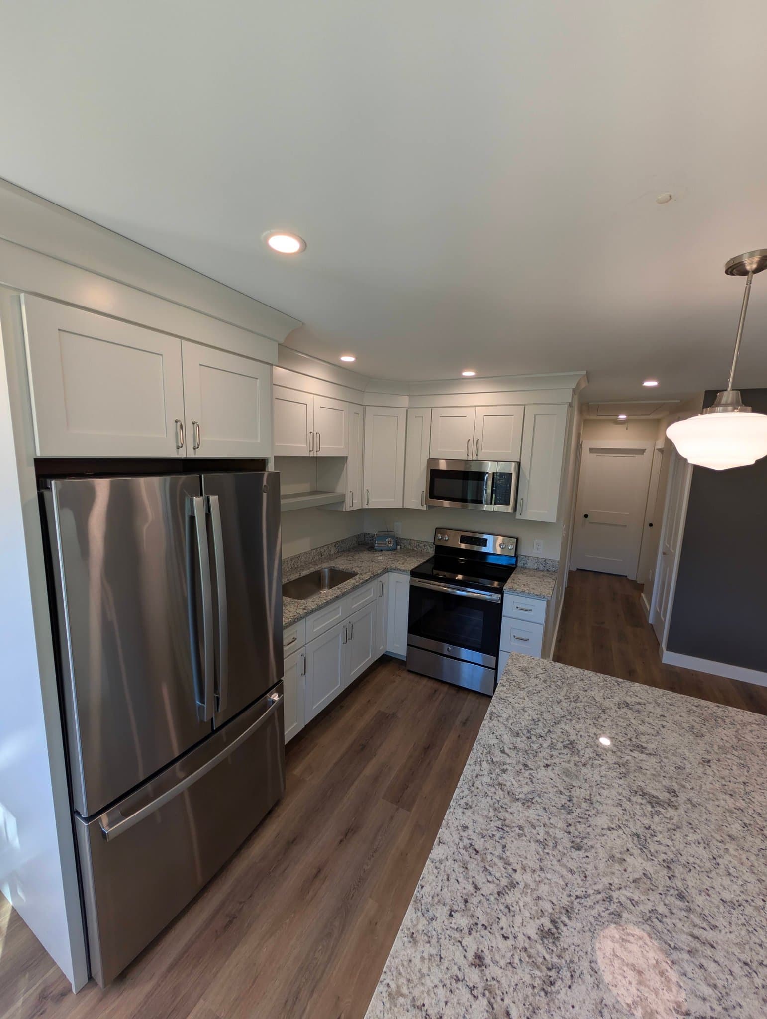 Pelham Apartment: 39 Dutton Rd