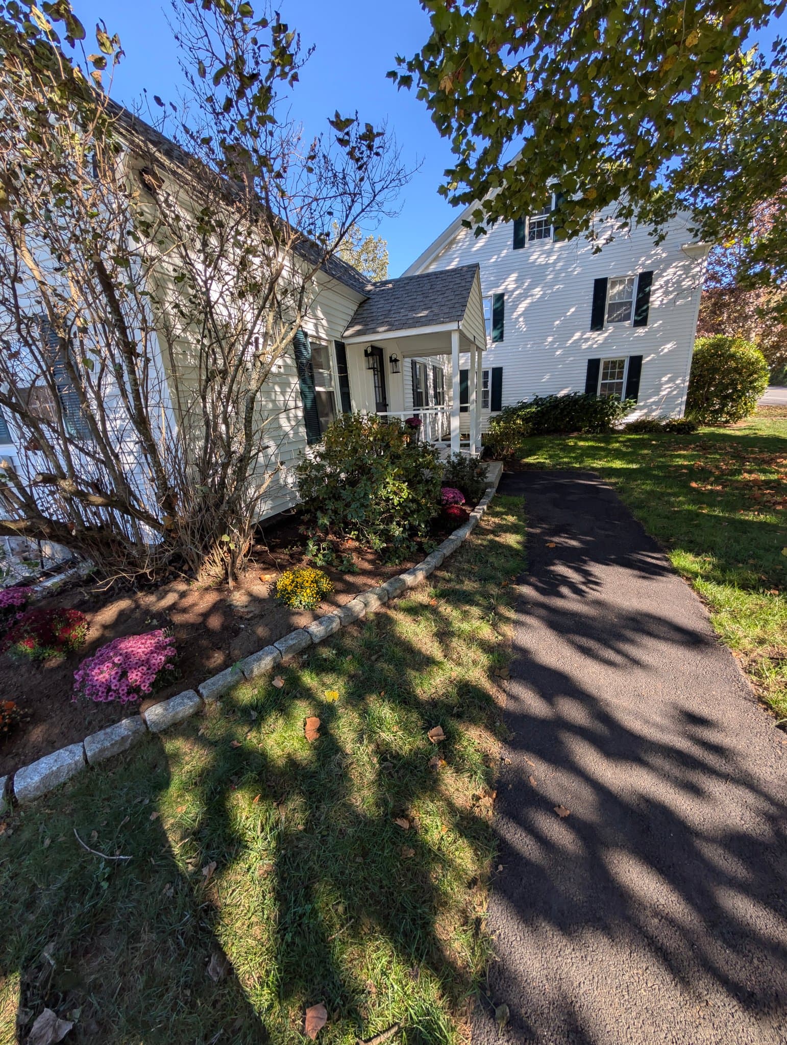 Pelham Apartment: 39 Dutton Rd