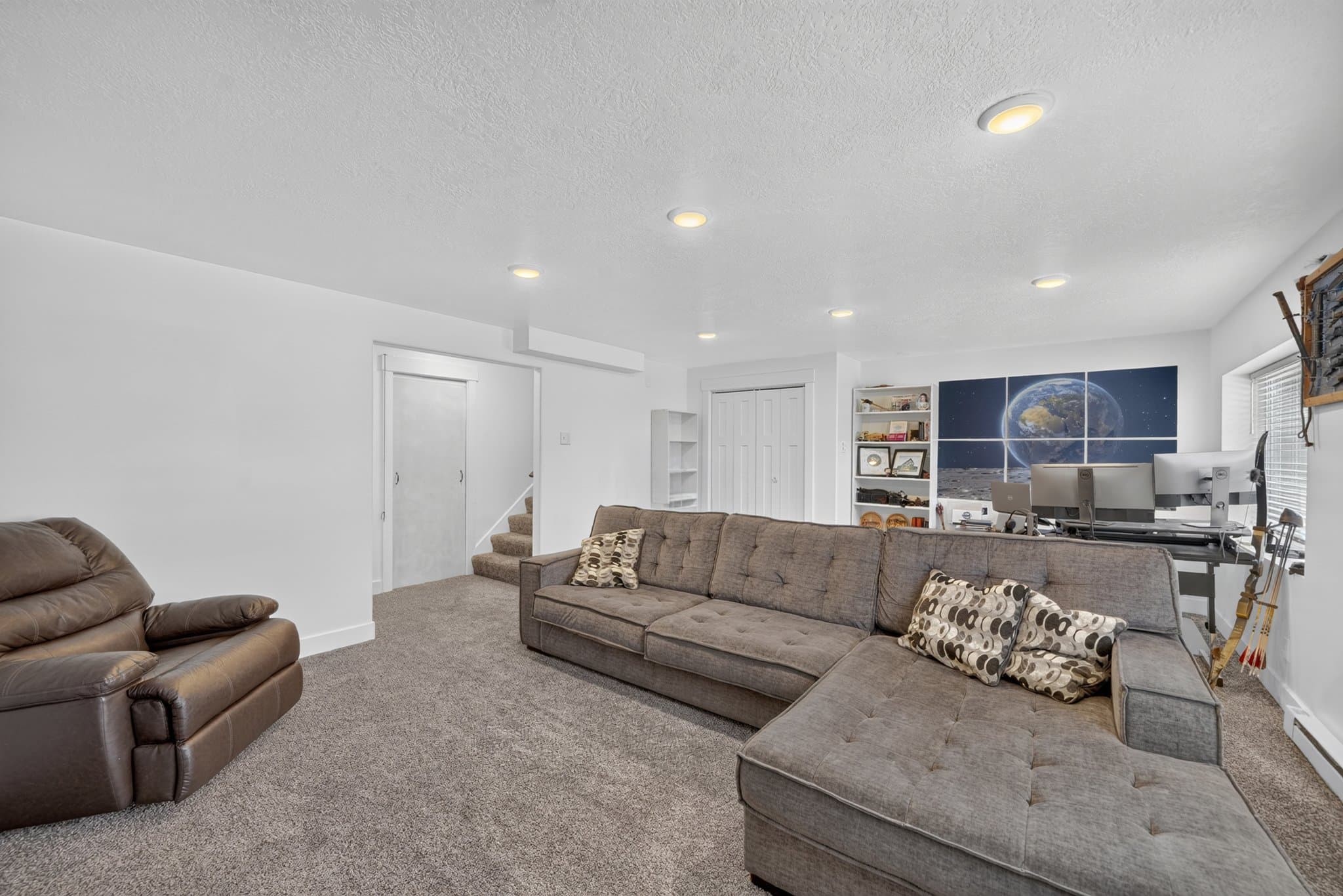 South Jordan House: 9507 South 1860 West