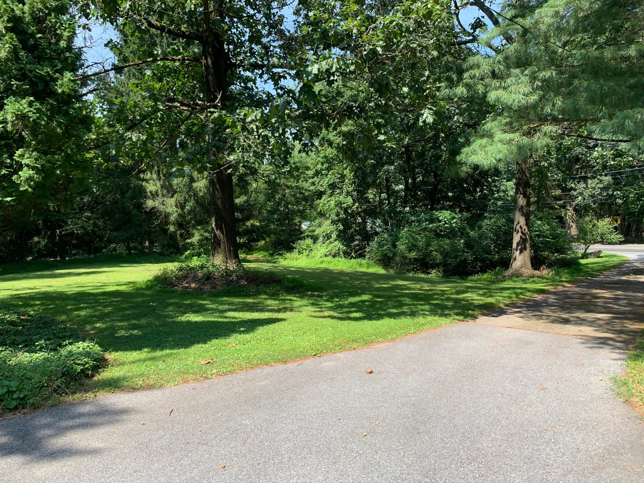 Hellertown House: 2420 Applebutter Rd
