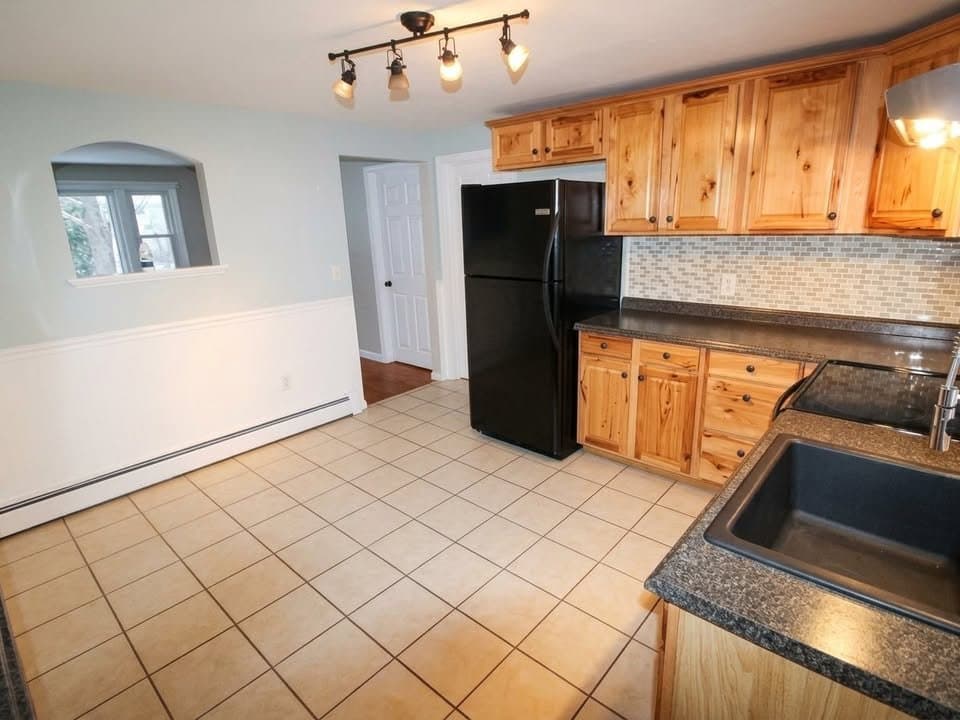 Yarmouth Townhome: 81 Hillside St