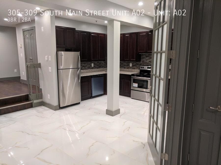 Middletown Apartment: 305-309 South Main Street