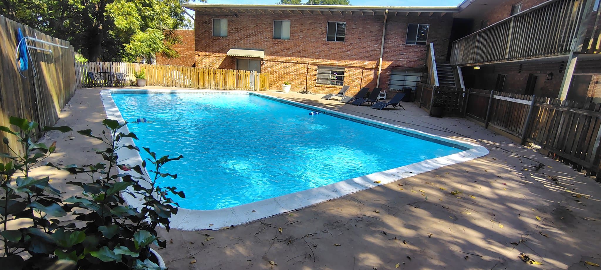 Springfield Apartment: 1243 E Cherry St
