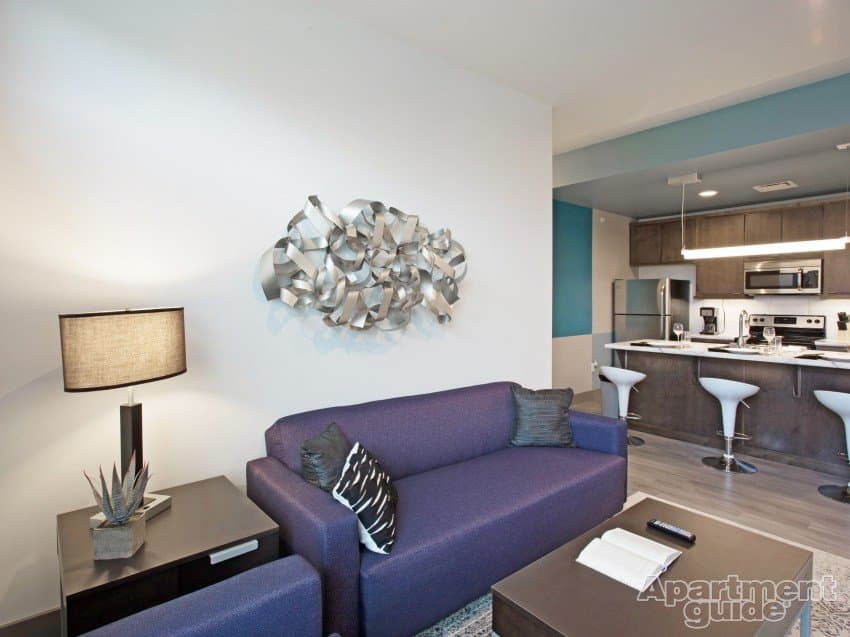 Springfield Apartment: 1243 E Cherry St