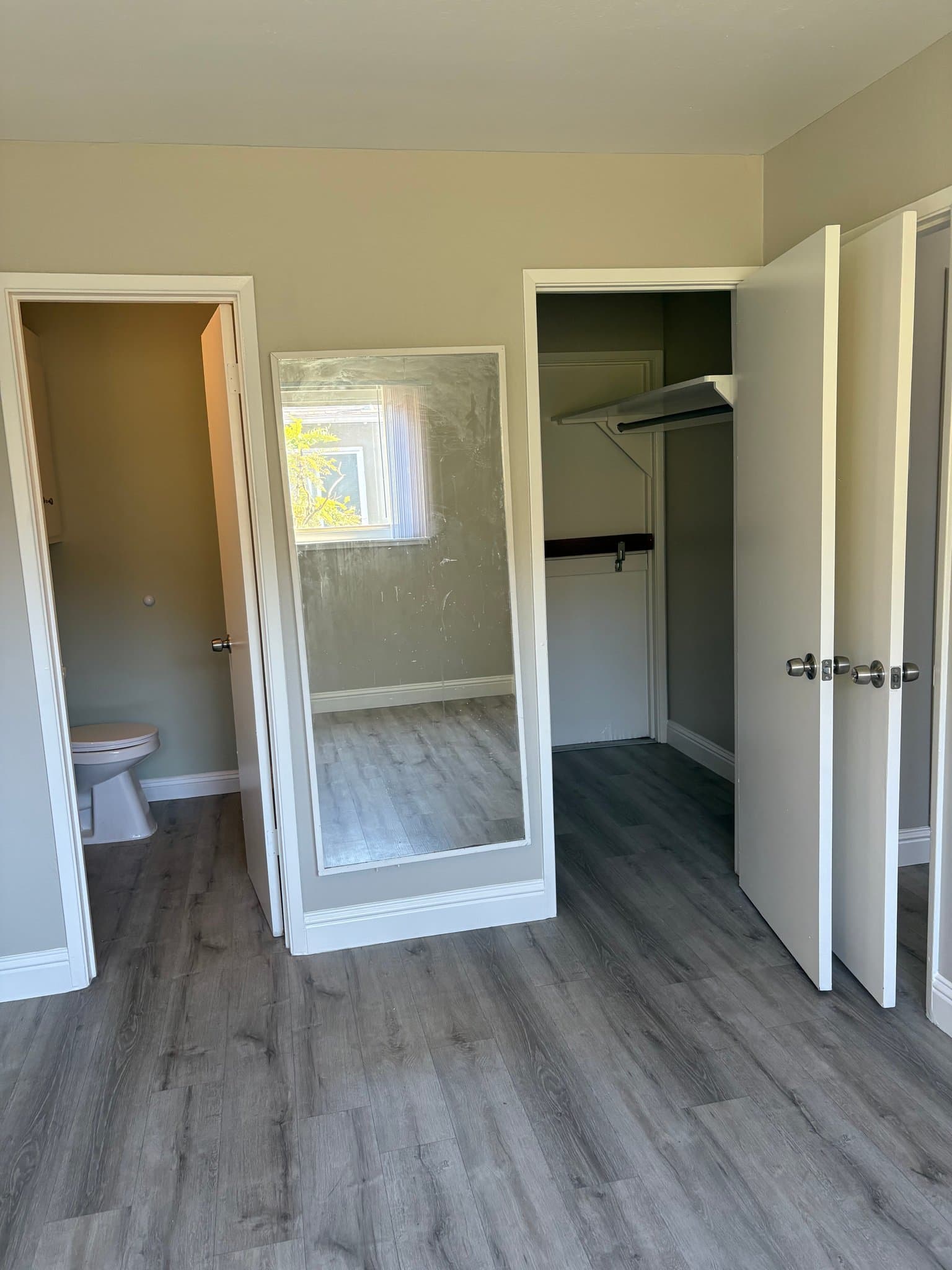 Oakland Apartment: 5499 Claremont Avenue