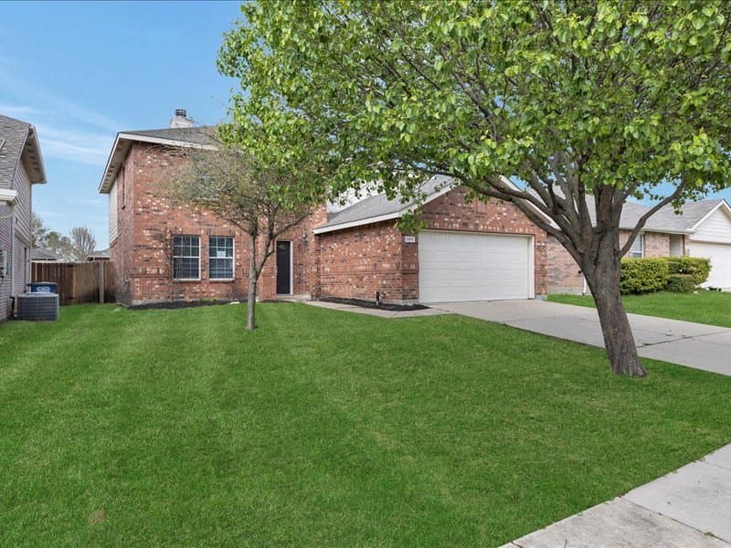 Princeton House: 1106 Caroline Dr