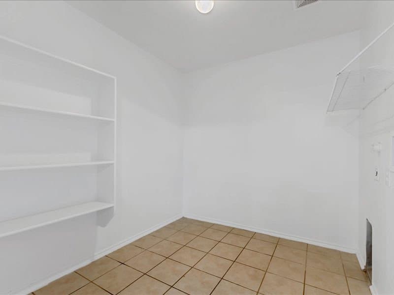 Princeton House: 1106 Caroline Dr