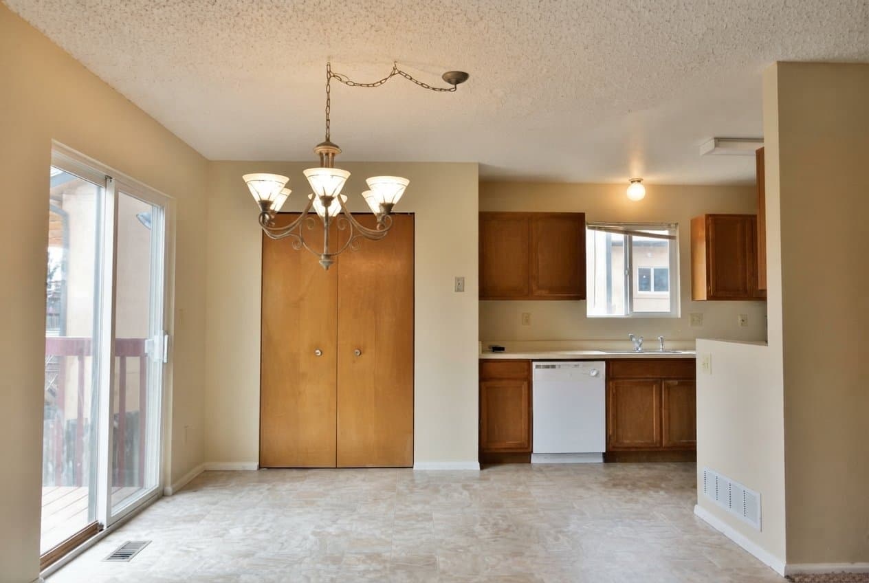 Fountain House: 517 Autumn Pl