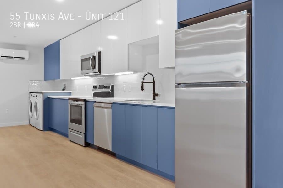 Bloomfield Apartment: 55 Tunxis Ave