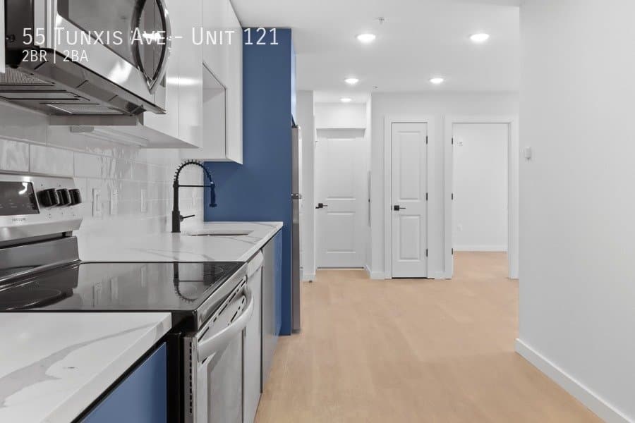 Bloomfield Apartment: 55 Tunxis Ave