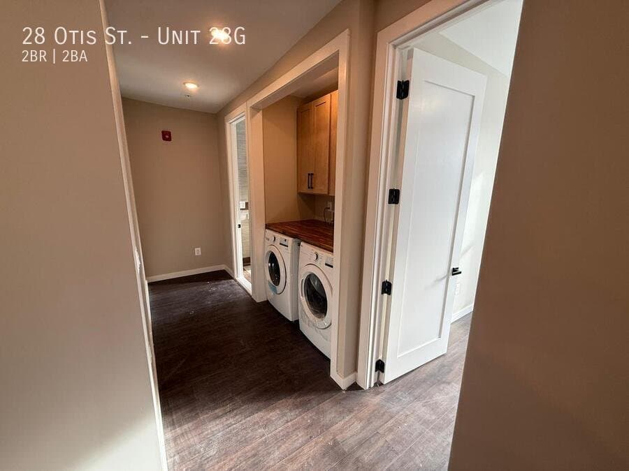 Manchester Apartment: 28 Otis St.