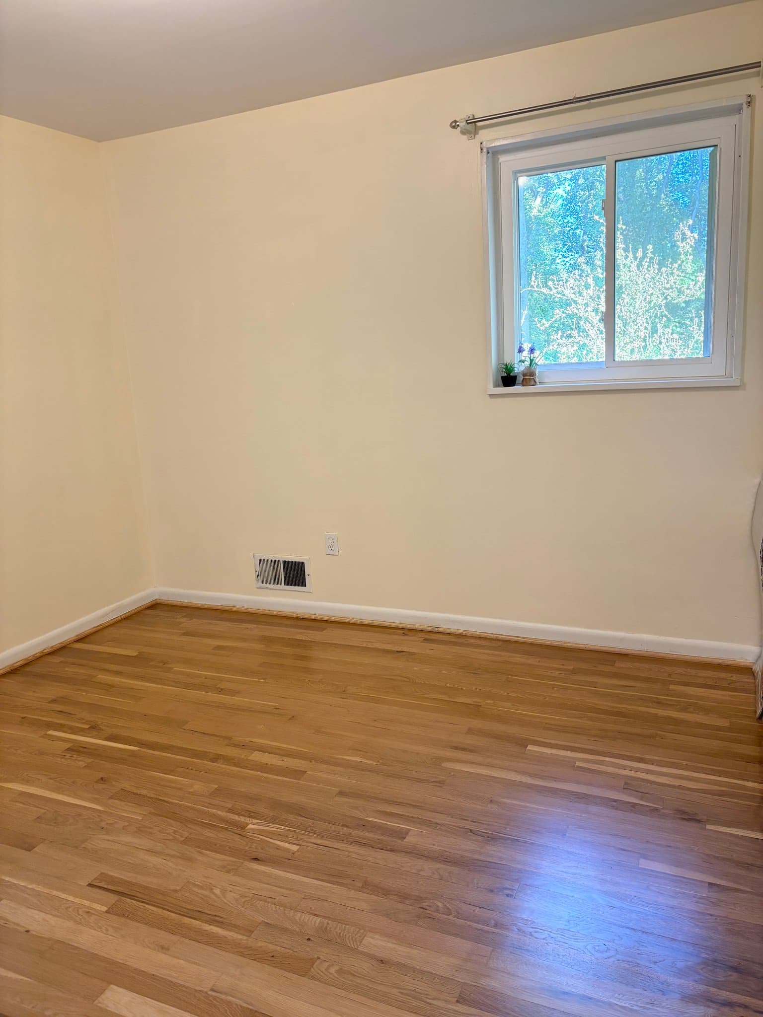 Rockville House: 5117 Brentford Dr