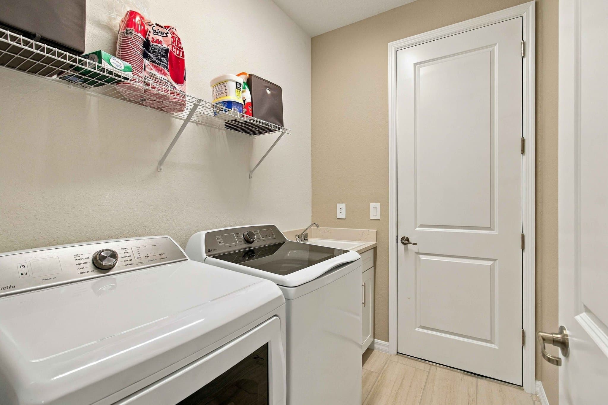 Bradenton House: 19104 Cherrystone Way