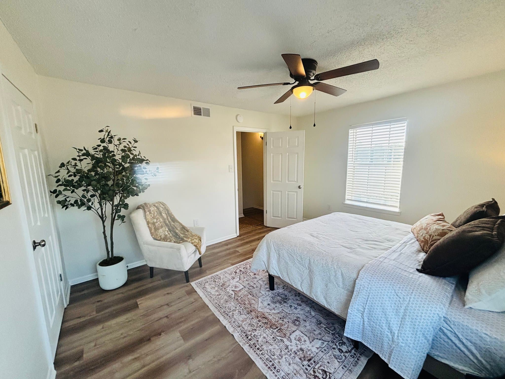 Baton Rouge Apartment: 2080 Lobdell Blvd