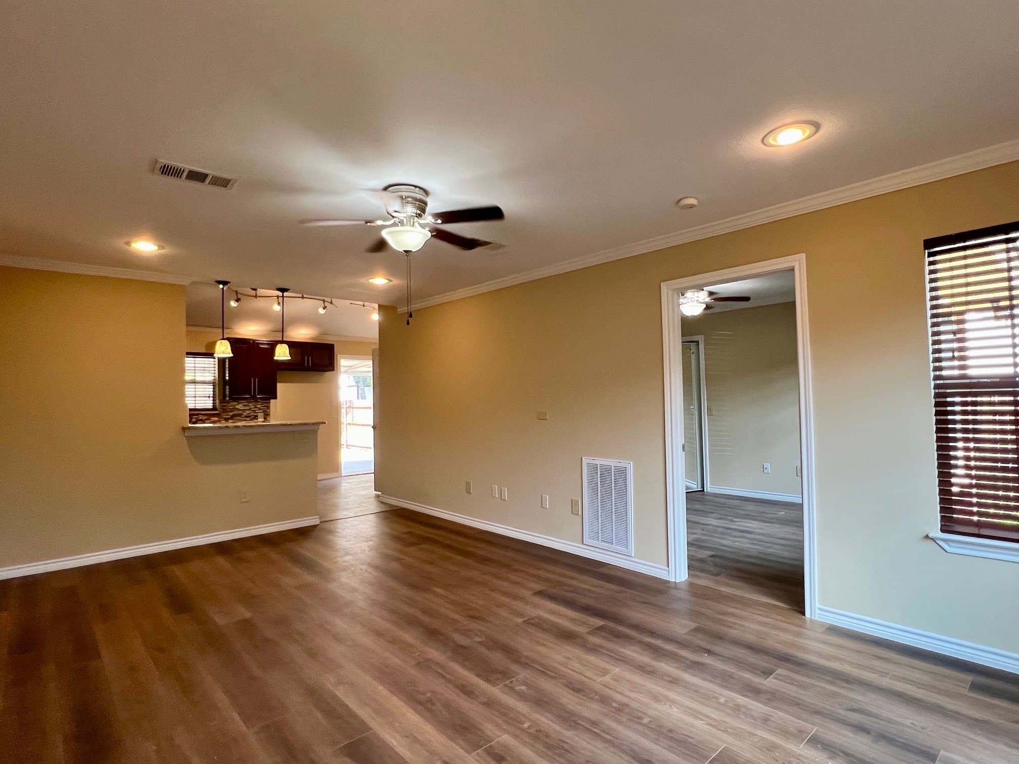 Dallas House: 10815 Hermosa Dr