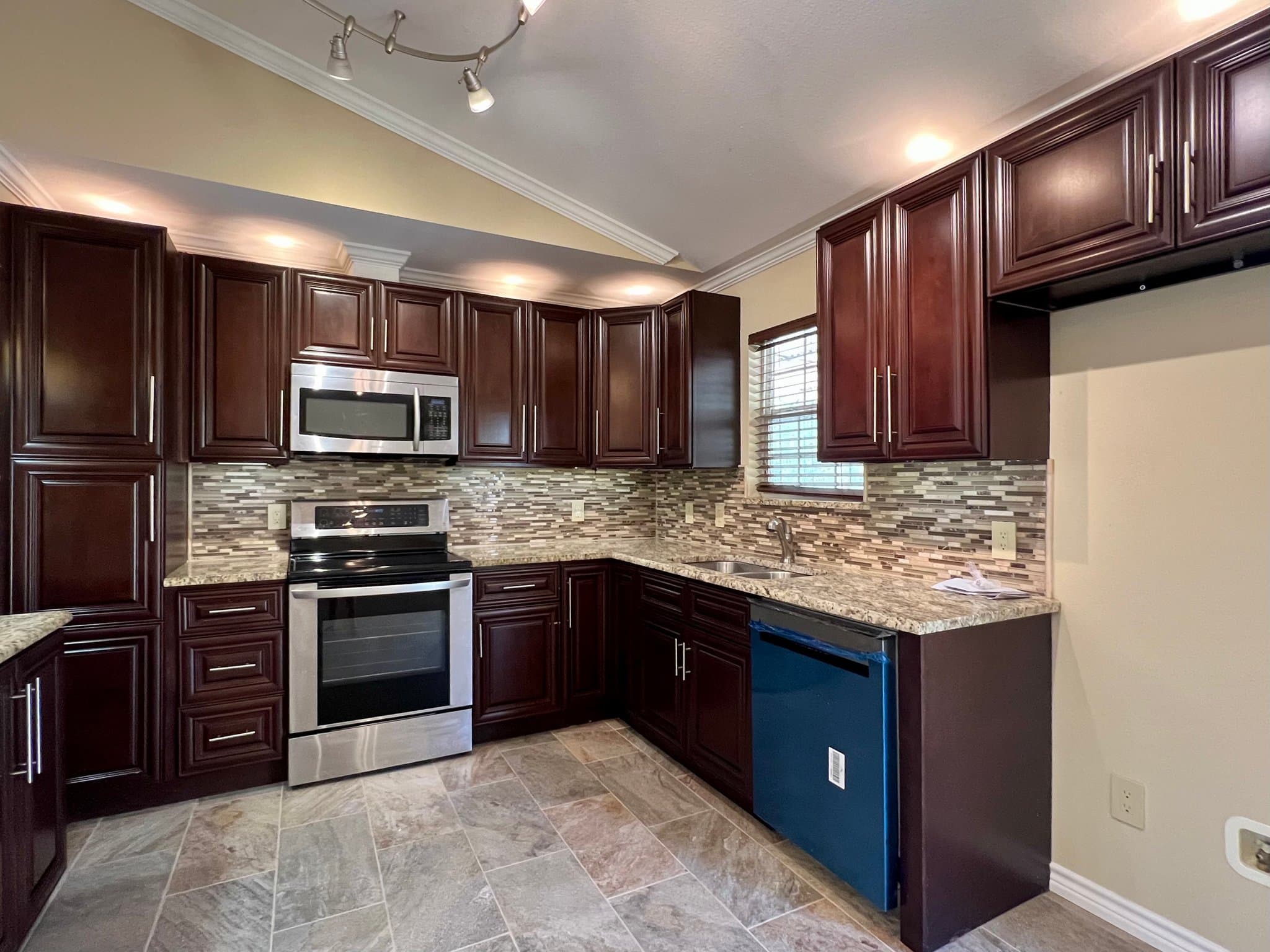 Dallas House: 10815 Hermosa Dr