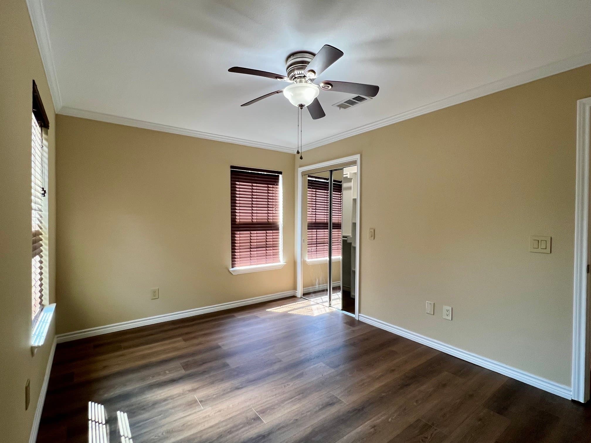 Dallas House: 10815 Hermosa Dr
