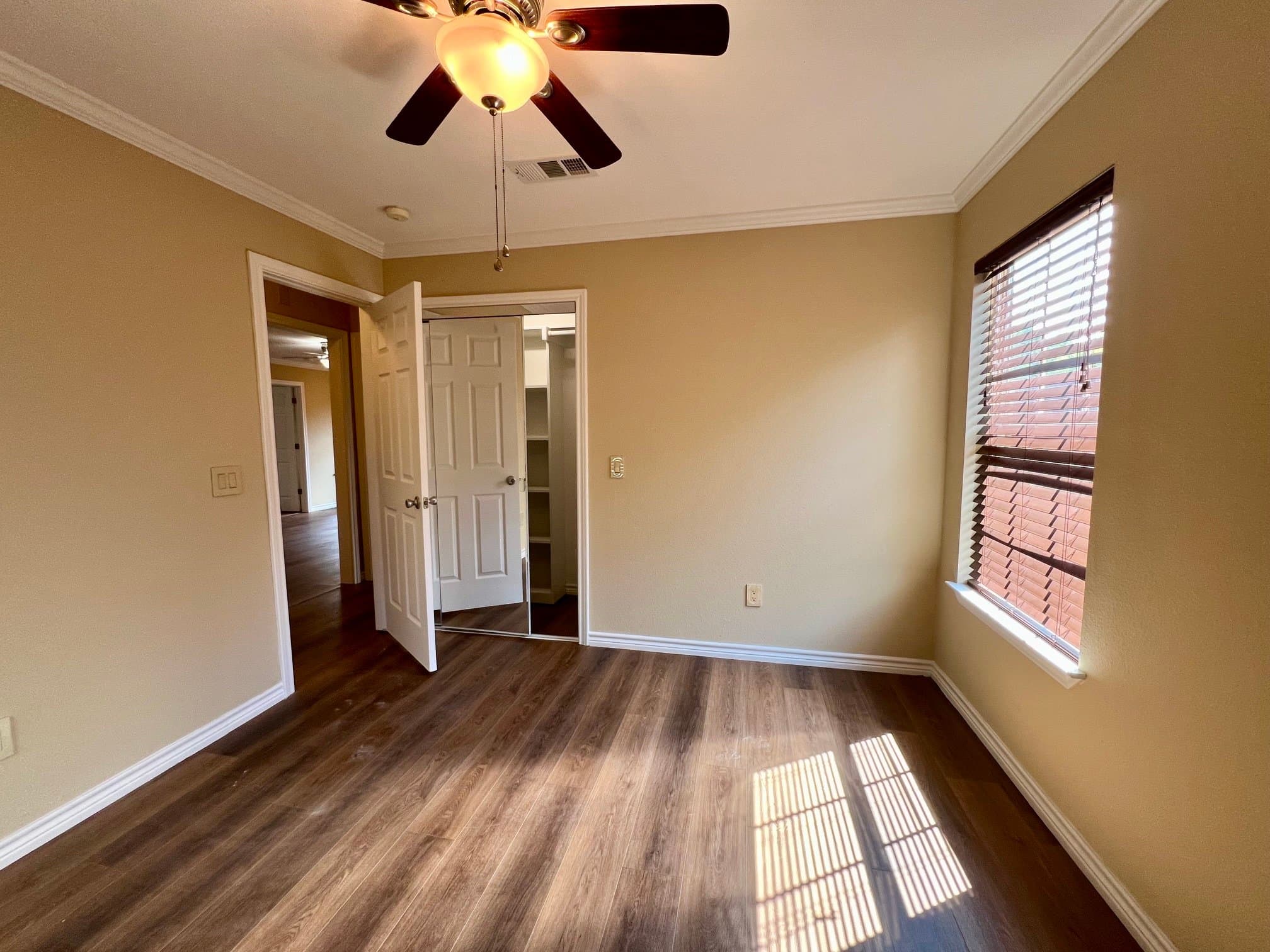 Dallas House: 10815 Hermosa Dr