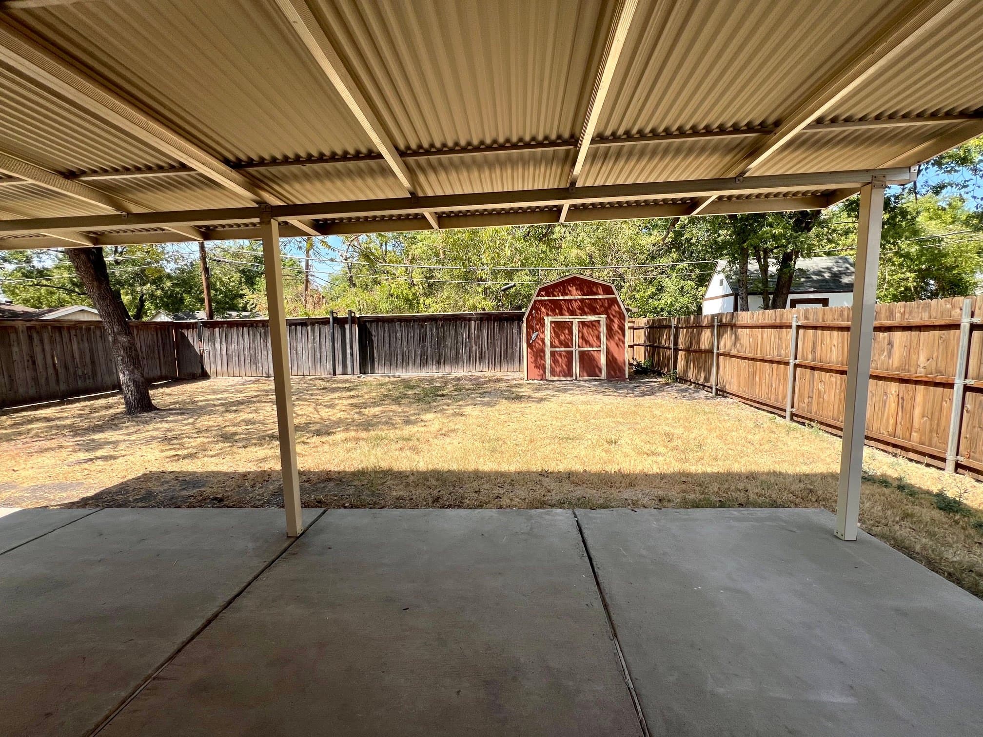 Dallas House: 10815 Hermosa Dr