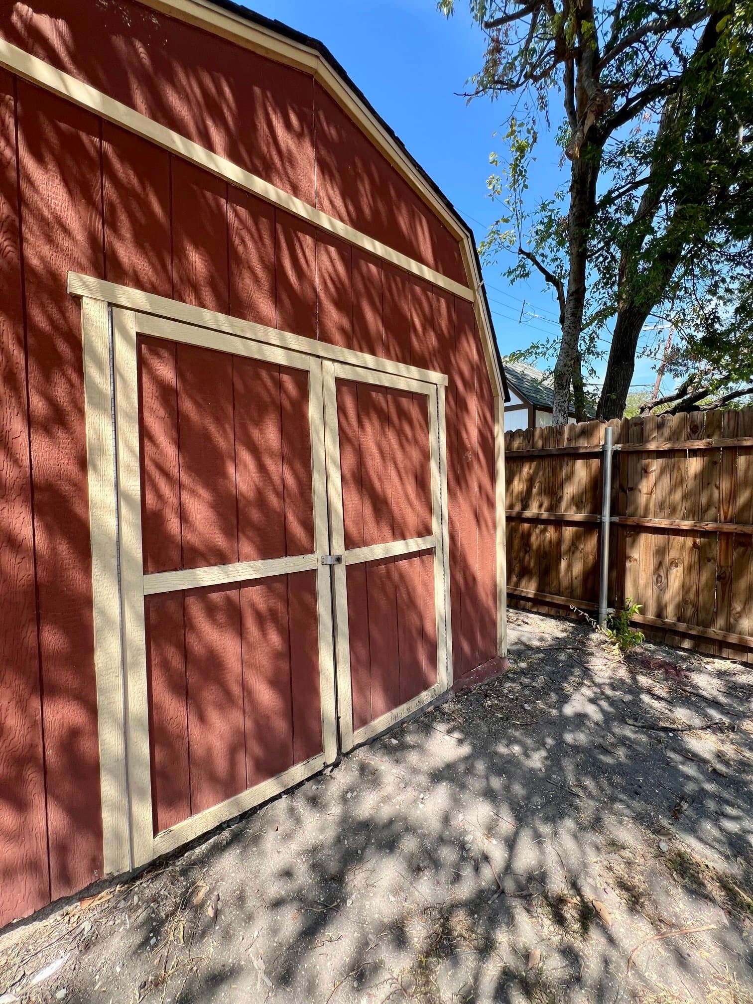 Dallas House: 10815 Hermosa Dr
