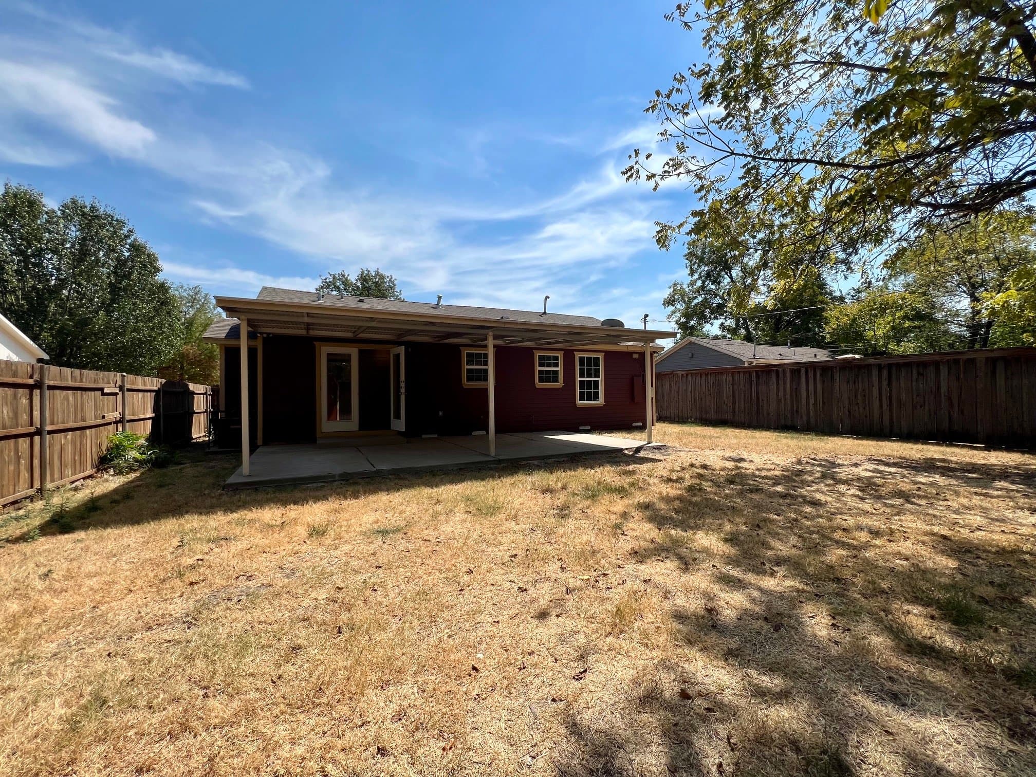 Dallas House: 10815 Hermosa Dr