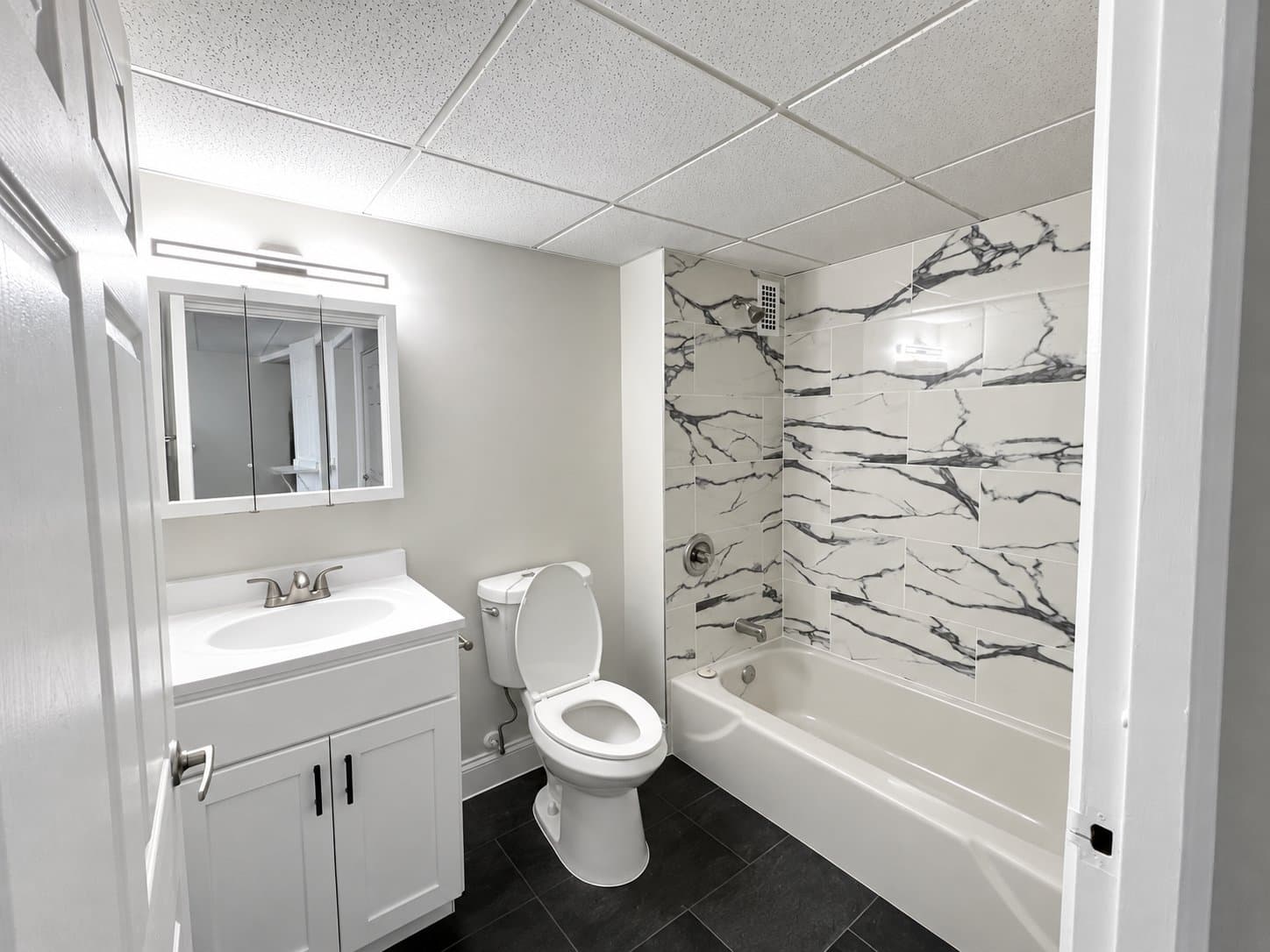 Atlantic City Apartment: 101 Boardwalk Ave