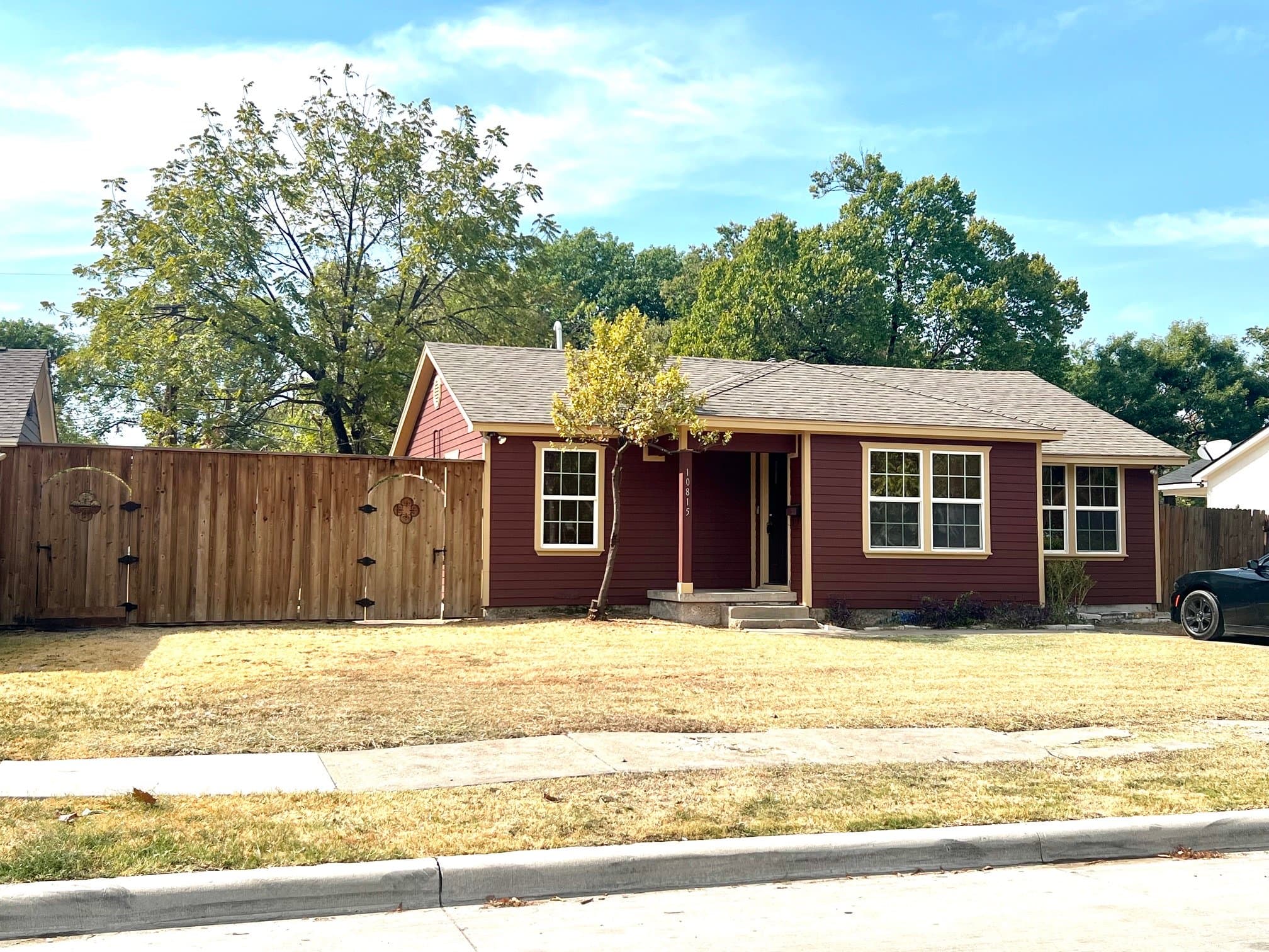 Dallas House: 10815 Hermosa Dr