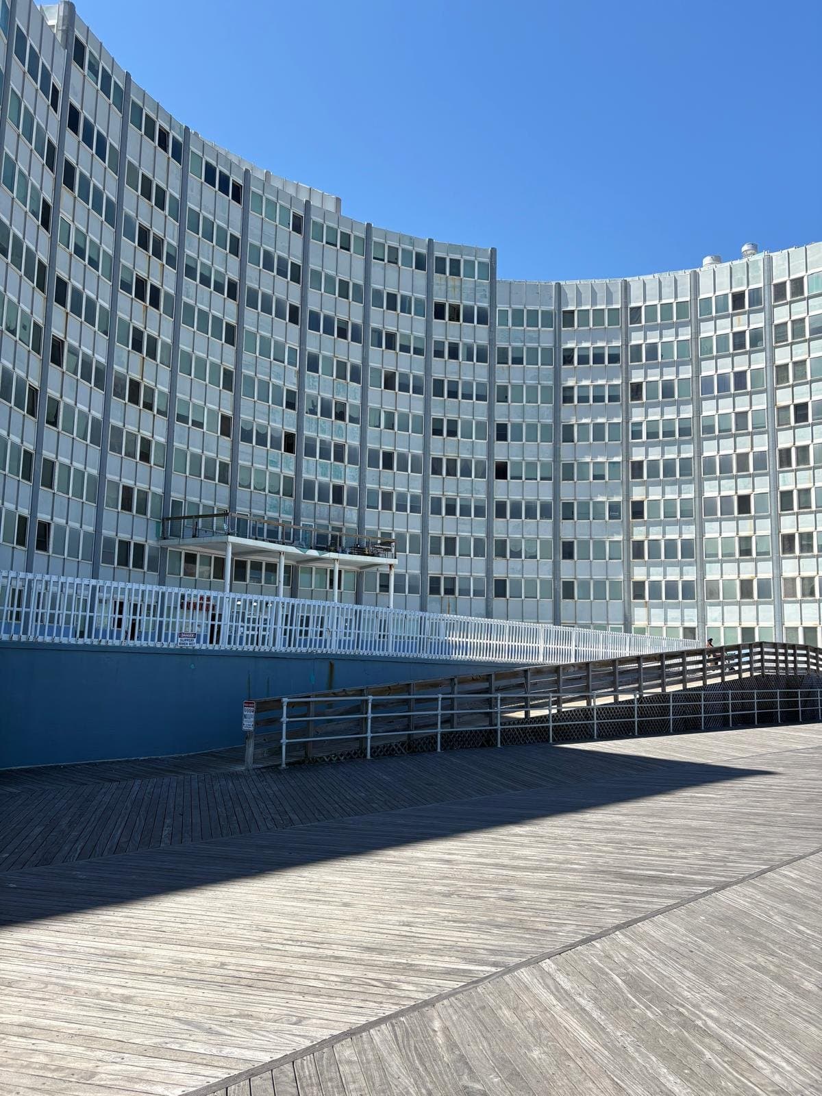 Atlantic City Apartment: 101 Boardwalk Ave