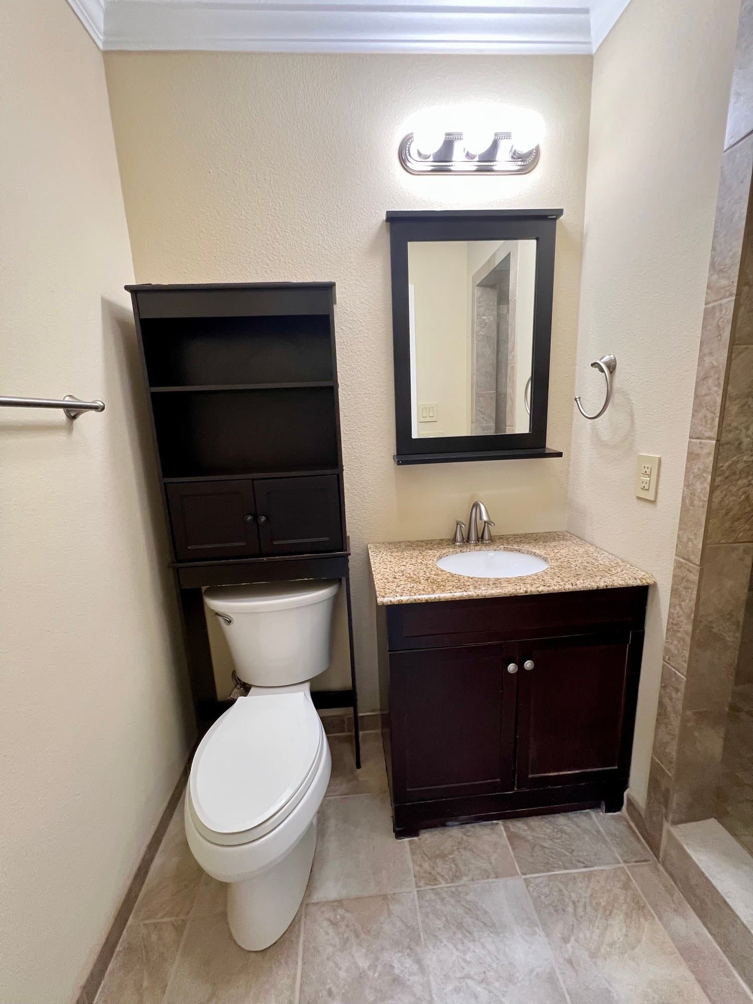Dallas House: 10815 Hermosa Dr