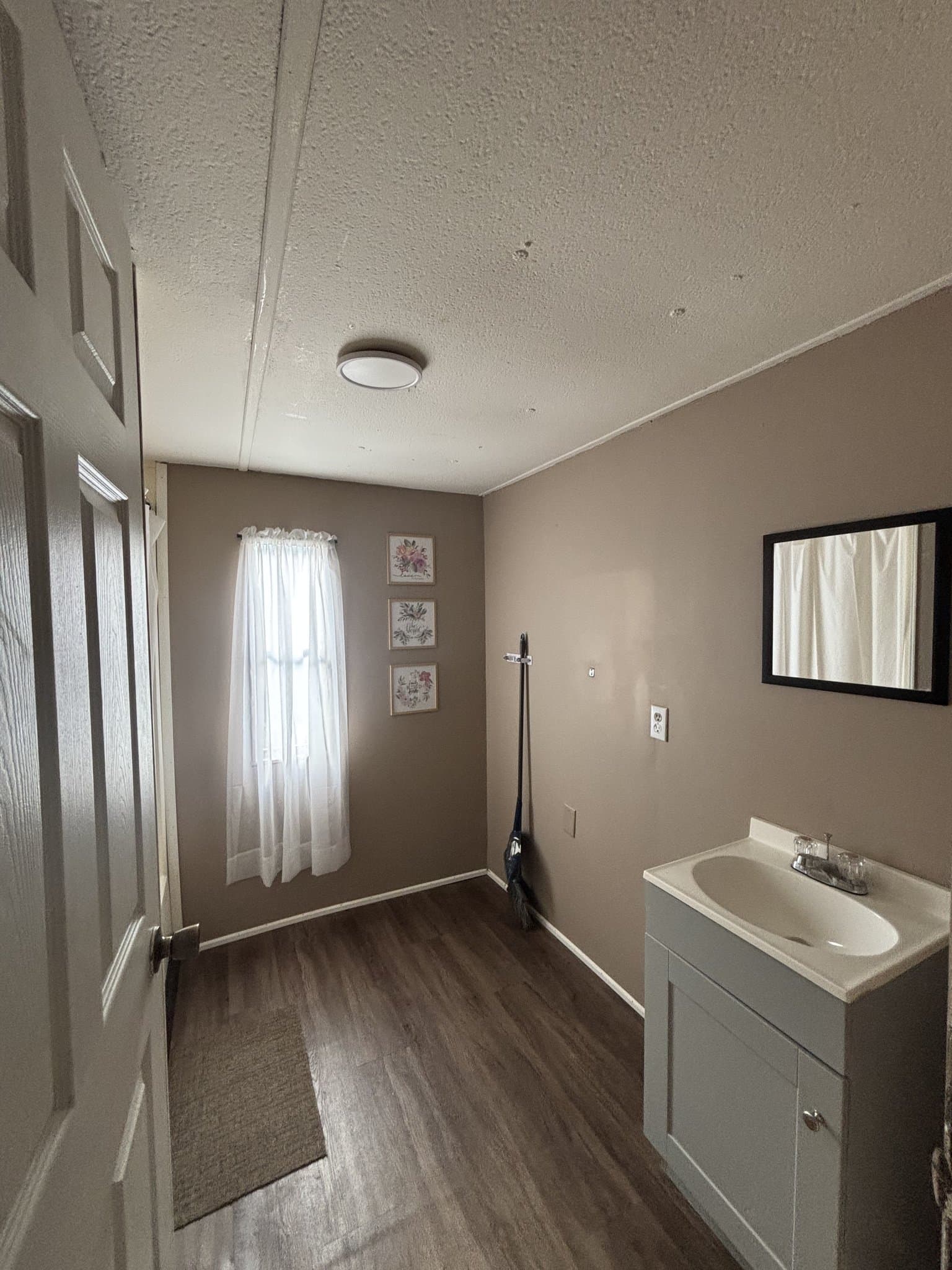 Mobile House: 3351 Denmark Rd