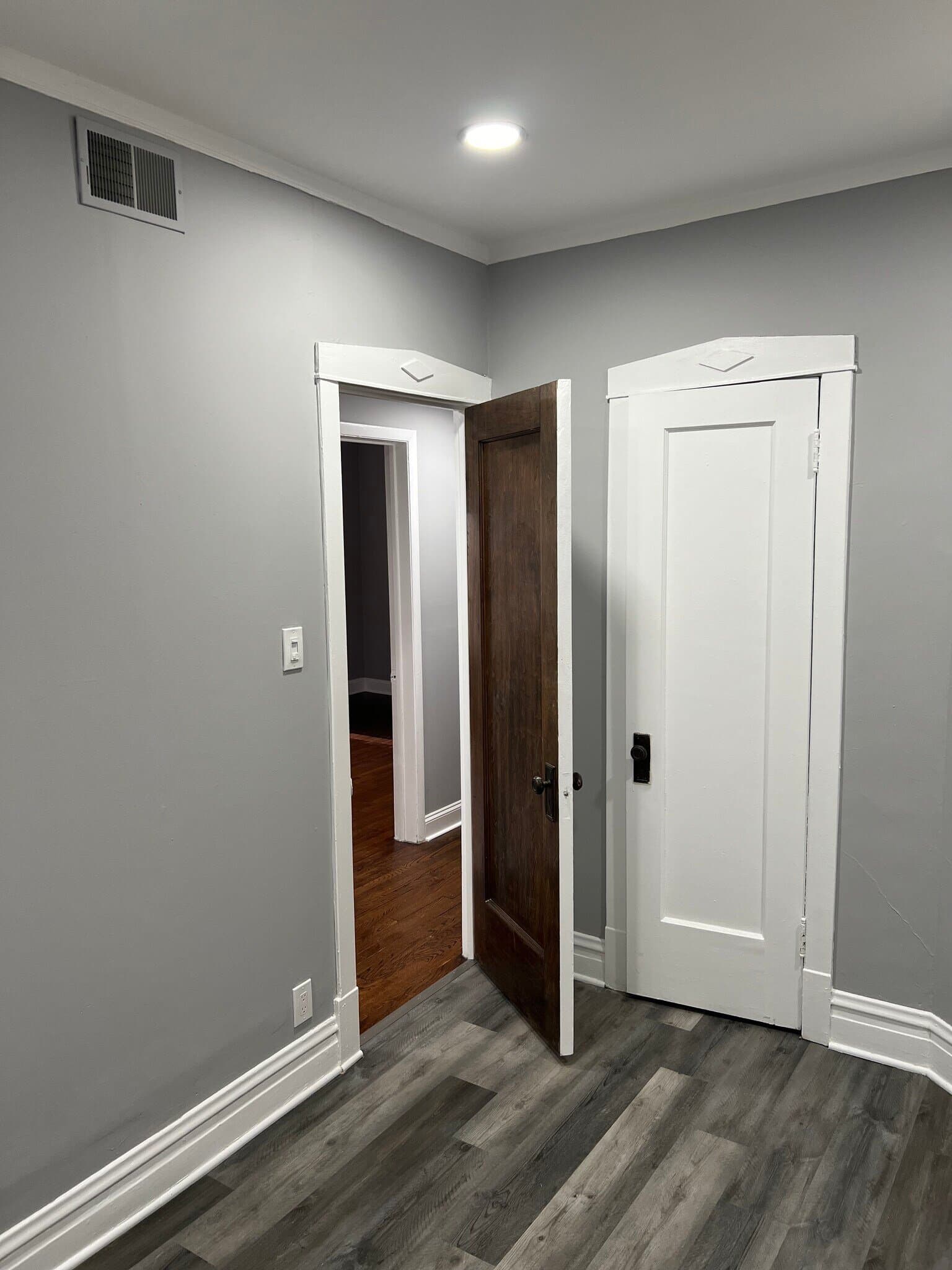 Chicago Condo: 1629 W Granville Ave