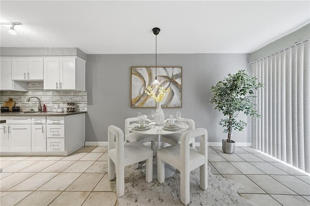 Santa Monica Condo: 2311 4th St, Santa Monica, CA 90405