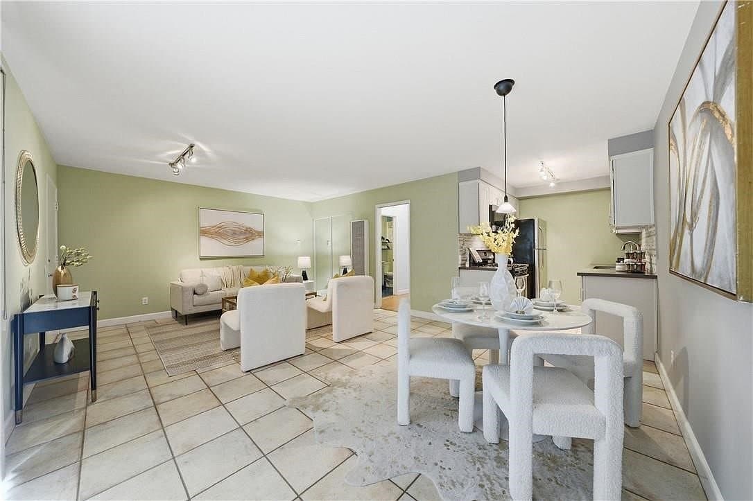 Santa Monica Condo: 2311 4th St, Santa Monica, CA 90405