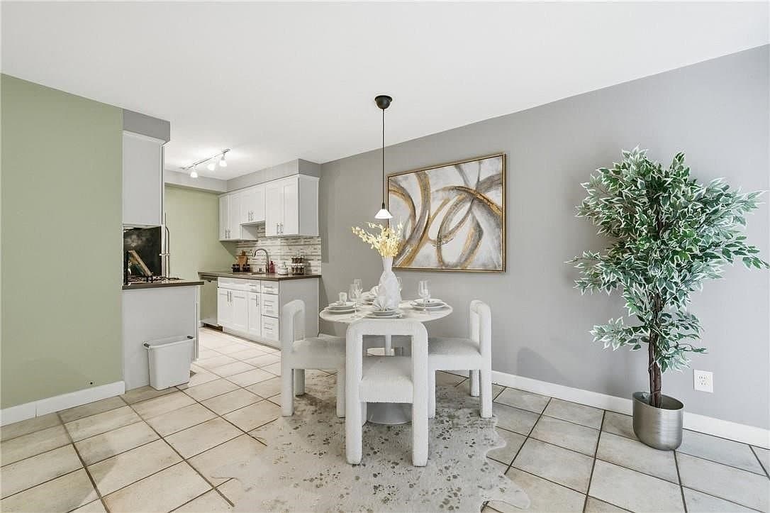 Santa Monica Condo: 2311 4th St, Santa Monica, CA 90405