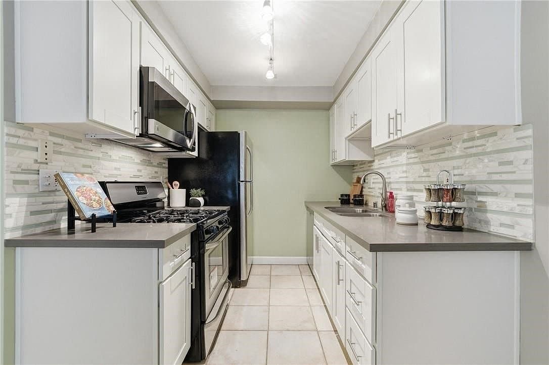 Santa Monica Condo: 2311 4th St, Santa Monica, CA 90405