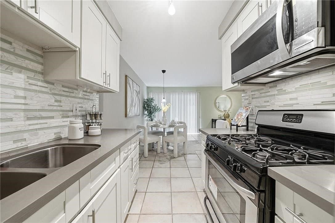 Santa Monica Condo: 2311 4th St, Santa Monica, CA 90405