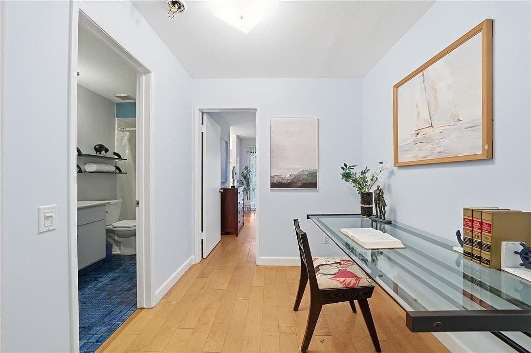 Santa Monica Condo: 2311 4th St, Santa Monica, CA 90405