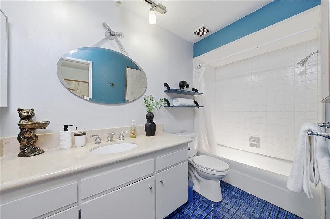 Santa Monica Condo: 2311 4th St, Santa Monica, CA 90405