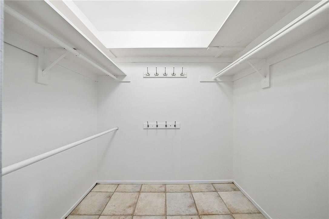Santa Monica Condo: 2311 4th St, Santa Monica, CA 90405